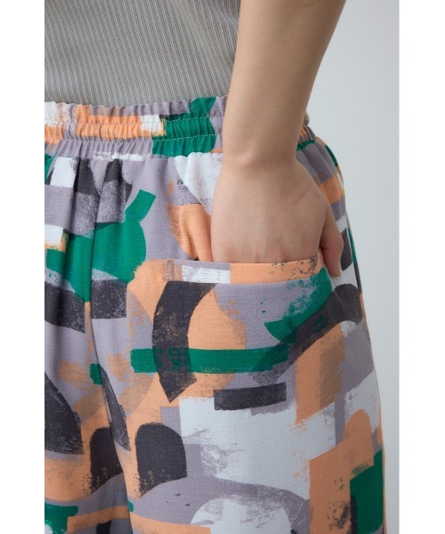AZUL by moussy(アズールバイマウジー)の「ワイドイージーパンツ(スラックス・レディース・ブラック/グレイッシュベージュ/ブラック系その他/グリーン系その他/グリーン・SMALL/MEDIUM)」の7枚目の写真