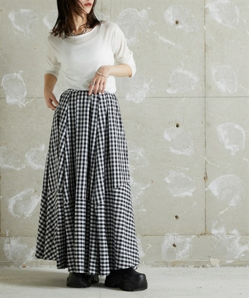 Soiunique（スワユニーク）の「総柄ロング丈イレギュラーデザイン用尺フレアスカート ［Soiunique］（スカート・レディース・チェック/ストライプ・S～Ｍ/L～LL）」の4枚目の写真