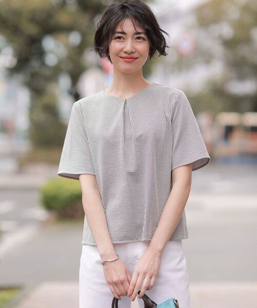 J.PRESS(ジェイプレス)の「【洗える・抗菌防臭・吸水速乾】サッカージャージー ペプラム カットソー(Tシャツ/カットソー・レディース・イエロー系1/ブルー系1/ふじ色系1/ブラウン系1・MEDIUM/LARGE)」の2枚目の写真