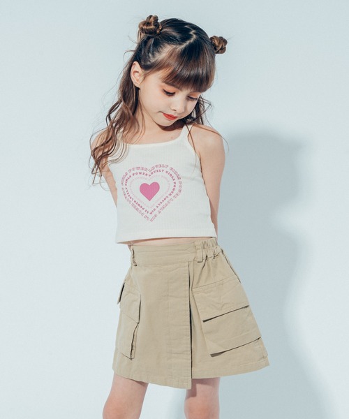 URBAN CHERRY（アーバンチェリー）の「【快適さらリブ素材】ハートロゴダブルストラップキャミソール（キャミソール・キッズ・ピンク/アイボリー/ブラック/ブルー・110cm/120cm/130cm/140cm/150cm）」の2枚目の写真