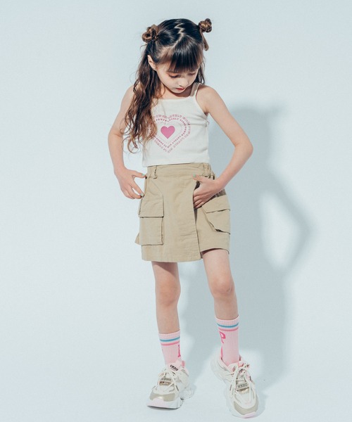 URBAN CHERRY（アーバンチェリー）の「【快適さらリブ素材】ハートロゴダブルストラップキャミソール（キャミソール・キッズ・ピンク/アイボリー/ブラック/ブルー・110cm/120cm/130cm/140cm/150cm）」の17枚目の写真