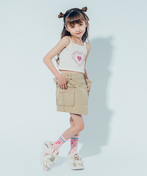 URBAN CHERRY（アーバンチェリー）の「【快適さらリブ素材】ハートロゴダブルストラップキャミソール（キャミソール・キッズ・ピンク/アイボリー/ブラック/ブルー・110cm/120cm/130cm/140cm/150cm）」の18枚目の写真