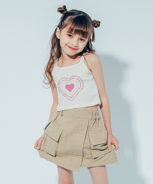 URBAN CHERRY（アーバンチェリー）の「【快適さらリブ素材】ハートロゴダブルストラップキャミソール（キャミソール・キッズ・ピンク/アイボリー/ブラック/ブルー・110cm/120cm/130cm/140cm/150cm）」の6枚目の写真