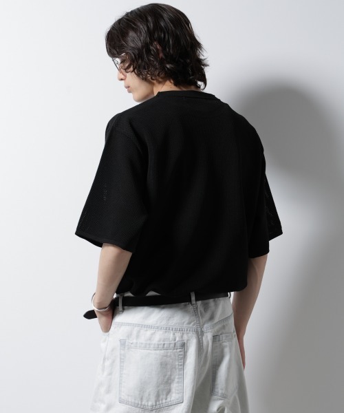 NANO universe(ナノユニバース)の「スポンディッシュ メッシュ クルーネックニットTEE(ニット/セーター・メンズ・オフホワイト/レッド系その他2/ブラック/グレー系その他4・M/L)」の6枚目の写真