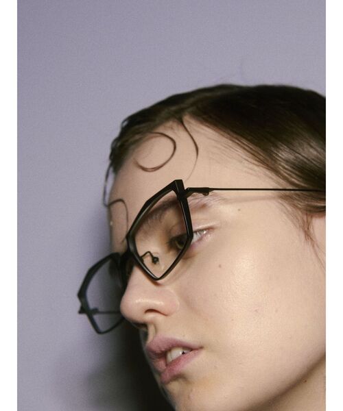 CARIN(カリン)の「【CARIN×UN3D.】EDGE LINE METAL SPECTACLES / カリン×アンスリード エッジラインメタルスペクタクル チタンフレーム(メガネ・レディース・ブラック/シルバー・FREE)」の13枚目の写真