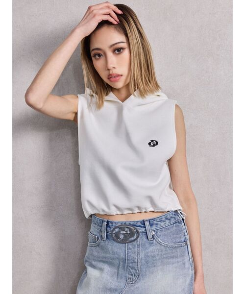 GYDA（ジェイダ）の「GD HEM スピンドルノースリショートパーカー（パーカー・レディース・オフホワイト/ブラック/ライトグレー・FREE）」の22枚目の写真