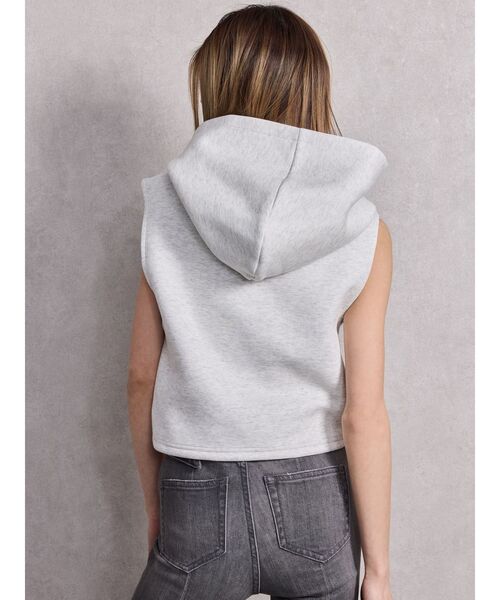 GYDA（ジェイダ）の「GD HEM スピンドルノースリショートパーカー（パーカー・レディース・オフホワイト/ブラック/ライトグレー・FREE）」の4枚目の写真