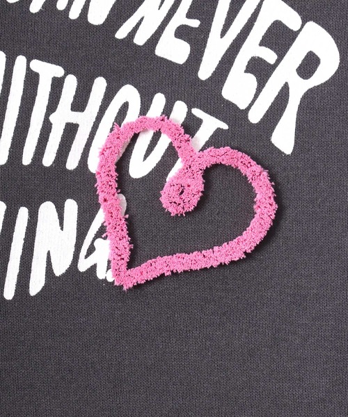 Salong hameu(サロン ハミュー)の「ハートマーク刺繍 レタリングロゴプリント コンパクトTシャツ/短丈/クロップドトップス レディース(Tシャツ/カットソー・レディース・チャコールグレー/オフホワイト・L/M)」の9枚目の写真