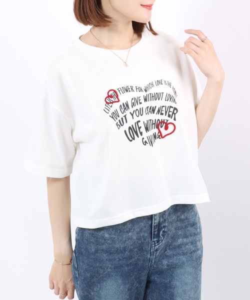 セール】ブラシ刺繍レタリングハートロゴプリント クロップドT