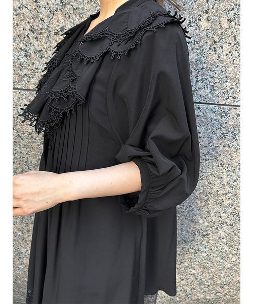 美品☆SNIDEL エンブロイダリーラッフルミニワンピース エンブロイダリーラッフルミニワンピース（ワンピース）｜SNIDEL