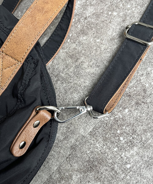 CPCM（シーピーシーエム）の「配色ヘルメットバッグ（トートバッグ・レディース・ブラック/カーキ/チャコールグレー・FREE）」の6枚目の写真