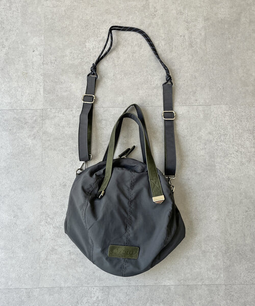 CPCM（シーピーシーエム）の「配色ヘルメットバッグ（トートバッグ・レディース・ブラック/カーキ/チャコールグレー・FREE）」の8枚目の写真