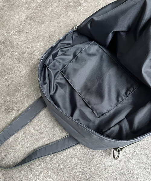CPCM（シーピーシーエム）の「配色ヘルメットバッグ（トートバッグ・レディース・ブラック/カーキ/チャコールグレー・FREE）」の10枚目の写真