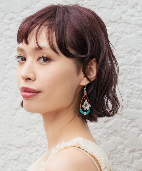 anap mimpi（アナップミンピ）の「ハイビスカス モチーフ ターコイズ ビーズ ピアス（ピアス（両耳用）・レディース・シルバー・FREE）」の3枚目の写真