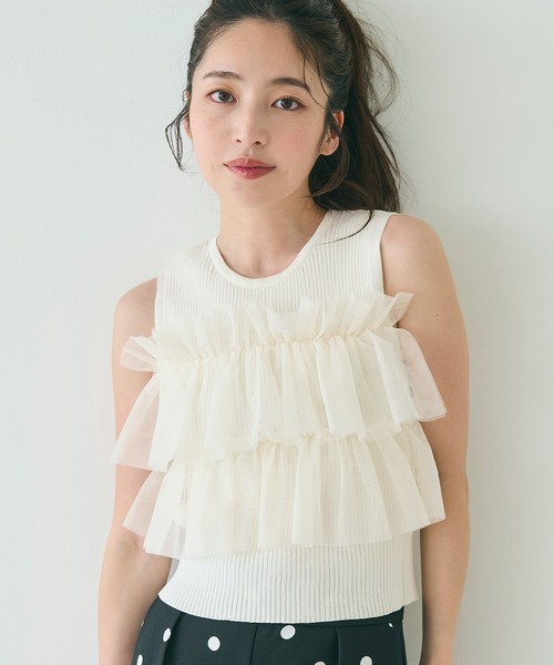 coca(coca)(コカ)の「ノースリーブフリルニット(ニット/セーター・レディース・アイボリー/ブラック・S/M/L)」の1枚目の写真