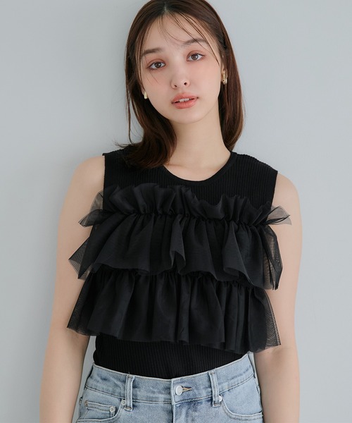 フリル付きノースリーブニット UNTITLED ニット セーター 「きれいめ/二の腕カバー」フリル