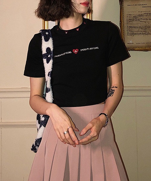Songe(ソンジュ)の「ハート刺繍半袖ミニT(Tシャツ/カットソー・レディース・ブラック/ホワイト・M/L)」の4枚目の写真
