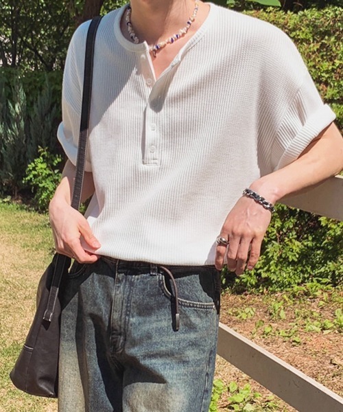 NOWLE（ノウル）の「【NOWLE】リラックス ワッフル ヘンリーネック 半袖 Tシャツ（Tシャツ/カットソー・メンズ・ホワイト/ライトグレー・X-LARGE/LARGE/MEDIUM）」の2枚目の写真