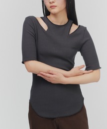 THINGS THAT MATTER（シングス ザット マター）の「NOTCH DESIGN TERECO RIB HALF-S TOPS / ノッチデザインテレコリブハーフスリーブトップス（Tシャツ/カットソー）」