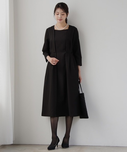 DRESS PLUS(ドレスプラス)の「立体感が魅力のフォーマルワンピース(ドレス・レディース・ブラック/ネイビー・XL/L/M)」の2枚目の写真