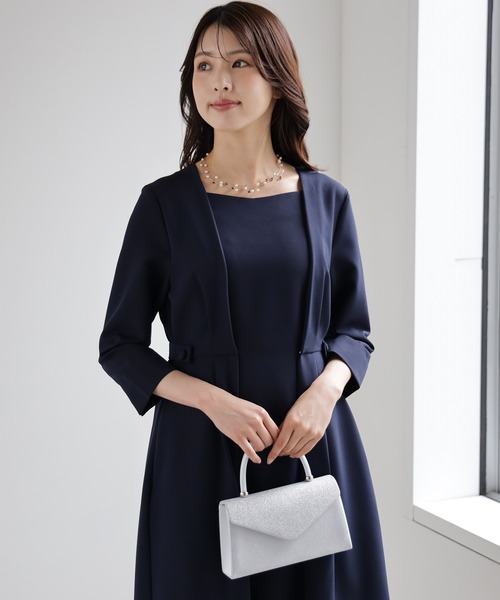 DRESS PLUS(ドレスプラス)の「立体感が魅力のフォーマルワンピース(ドレス・レディース・ブラック/ネイビー・XL/L/M)」の5枚目の写真