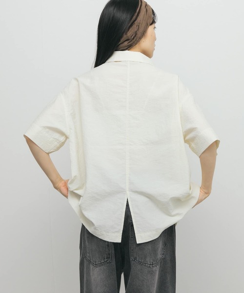 KBF（ケイビーエフ）の「ポケットデザインルーズシャツ（シャツ/ブラウス・レディース・アイボリー/ブラウン系その他/ネイビー・ONE）」の6枚目の写真
