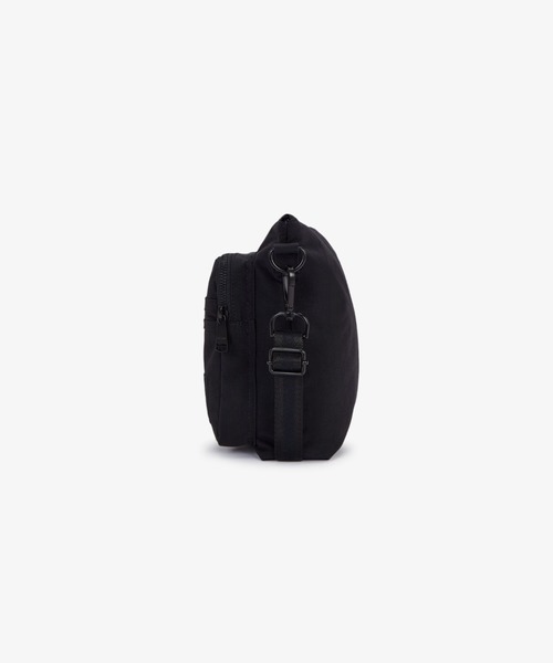 FRED PERRY（フレッドペリー）クロスボディバッグ L5256 ウエスト FRED PERRY (フレッドペリー) コントラスト テープ クロス