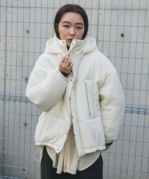 SENSE OF PLACE by URBAN RESEARCH（センスオブプレイスバイアーバンリサーチ）の「『2WAY仕様/撥水』『UR TECH』モンスターブルゾン（ダウンジャケット/コート・レディース・ベージュ/アイボリー/ブラック/ブラック系その他・ONE）」の5枚目の写真