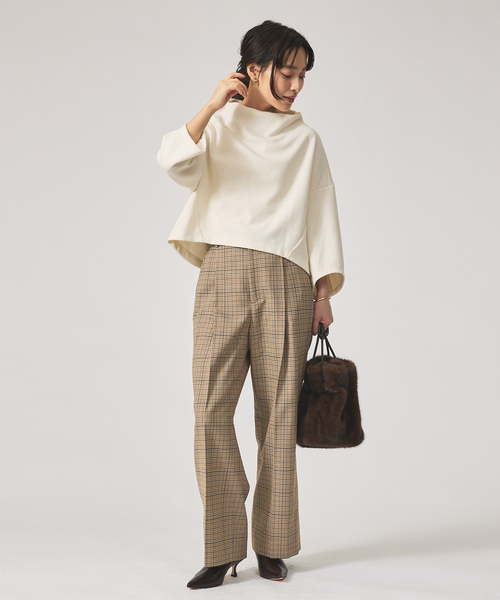 qualite（カリテ）の「ブークレーボトルネックカットソー/秋服/冬服/オフィスカジュアル（Tシャツ/カットソー・レディース・アイボリー/ブラック/グレイッシュベージュ・フリー）」の10枚目の写真