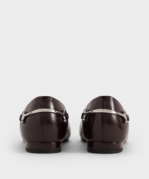 CHARLES & KEITH（チャールズ & キース）の「Erina エリナ メタリックアクセントポインテッドトゥフラット（パンプス・レディース・バーガンディー/ブラック系その他7・25.5cm/25cm/24.5cm/23.5cm/23cm/22.5cm）」の8枚目の写真