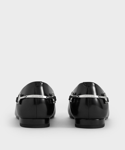 CHARLES & KEITH（チャールズ & キース）の「Erina エリナ メタリックアクセントポインテッドトゥフラット（パンプス・レディース・バーガンディー/ブラック系その他7・25.5cm/25cm/24.5cm/23.5cm/23cm/22.5cm）」の15枚目の写真