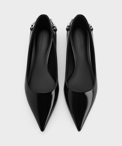 CHARLES & KEITH（チャールズ & キース）の「Erina エリナ メタリックアクセントポインテッドトゥフラット（パンプス・レディース・バーガンディー/ブラック系その他7・25.5cm/25cm/24.5cm/23.5cm/23cm/22.5cm）」の17枚目の写真