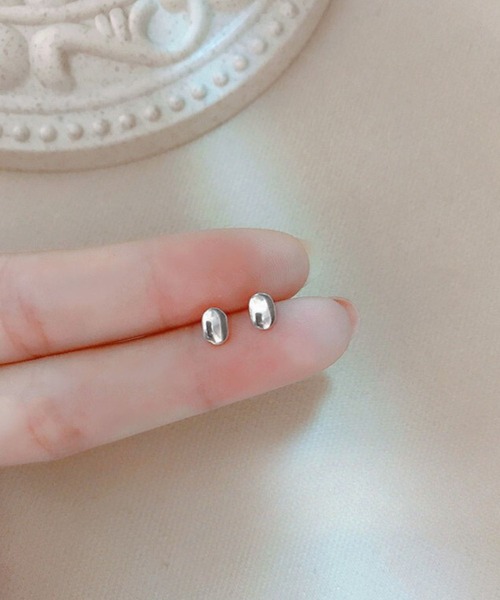 yu-ka(ユーカ)の「YU-KA:ビーンミニピアス been mini pierce(ピアス(両耳用)・レディース・シルバー/ゴールド・FREE)」の1枚目の写真