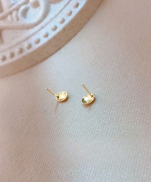 yu-ka(ユーカ)の「YU-KA:ビーンミニピアス been mini pierce(ピアス(両耳用)・レディース・シルバー/ゴールド・FREE)」の4枚目の写真