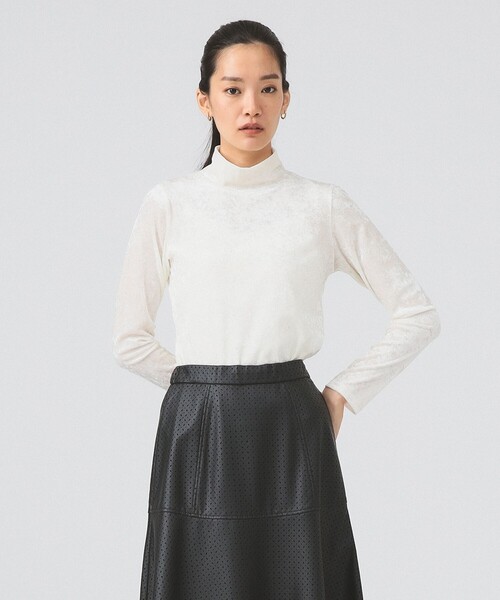 Ray BEAMS(レイビームス)の「ベロア チュール ハイネック トップス(Tシャツ/カットソー・レディース・サックスブルー/ブラック/ホワイト系その他6・ONE SIZE)」の5枚目の写真