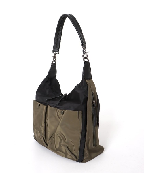 Cepica（セピカ）の「牛革×配色ナイロンWポッケショルダー（ショルダーバッグ・レディース・ブラック/カーキ・FREE）」の9枚目の写真