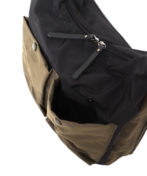 Cepica（セピカ）の「牛革×配色ナイロンWポッケショルダー（ショルダーバッグ・レディース・ブラック/カーキ・FREE）」の3枚目の写真