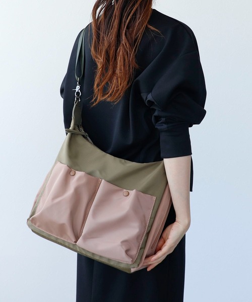 Cepica（セピカ）の「牛革×配色ナイロンWポッケショルダー（ショルダーバッグ・レディース・ブラック/カーキ・FREE）」の18枚目の写真