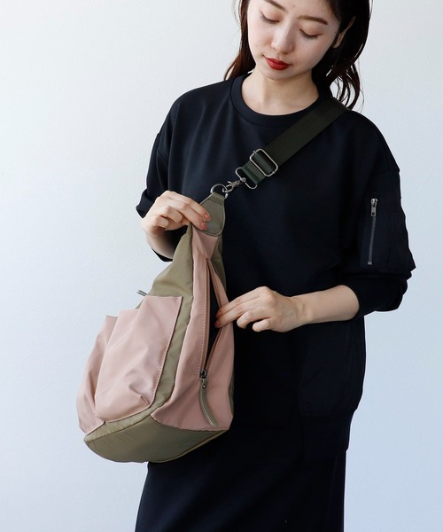 Cepica（セピカ）の「牛革×配色ナイロンWポッケショルダー（ショルダーバッグ・レディース・ブラック/カーキ・FREE）」の20枚目の写真