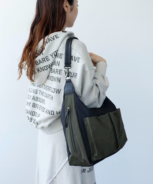 Cepica（セピカ）の「牛革×配色ナイロンWポッケショルダー（ショルダーバッグ・レディース・ブラック/カーキ・FREE）」の16枚目の写真