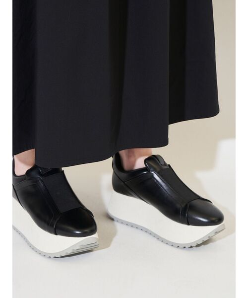 ELENDEEK（エレンディーク）の「スリップオンスニーカー（スニーカー・レディース・ブラック/チャコールグレー・37/36/38）」の4枚目の写真