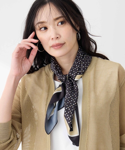 A/C DESIGN BY ALPHA CUBIC（エーシーデザインバイアルファキュービック）の「アルコラージュプリントスカーフ（ストール/ショール・レディース・ベージュ/ブラック・フリー）」の3枚目の写真