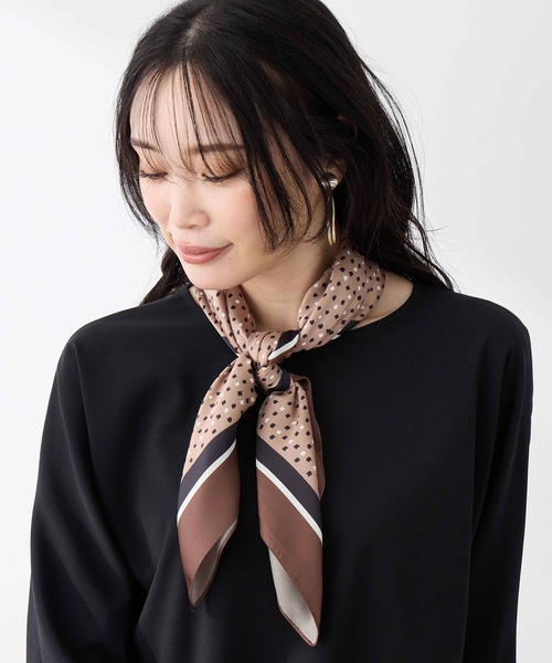 A/C DESIGN BY ALPHA CUBIC（エーシーデザインバイアルファキュービック）の「アルコラージュプリントスカーフ（ストール/ショール・レディース・ベージュ/ブラック・フリー）」の17枚目の写真