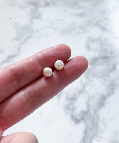 yu-ka(ユーカ)の「YU-KA:ストーンライクスタッドピアス stone like stud pierce(ピアス(両耳用)・レディース・グリーン/ホワイト/ブラック/ターコイズブルー/ゴールド/ダークグリーン・FREE)」の6枚目の写真
