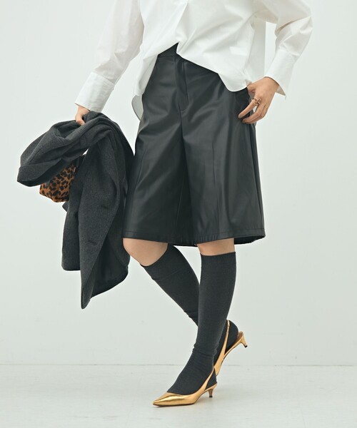 NOLLEY’S Sophi（ノーリーズソフィ）の「《セットアップ対応》ウォッシャブルフェイクレザーハーフパンツ（その他パンツ・レディース・ブラック・38/36）」の16枚目の写真