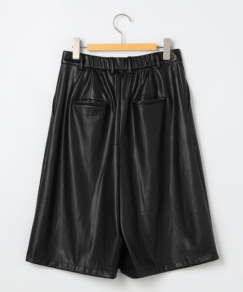 NOLLEY’S Sophi（ノーリーズソフィ）の「《セットアップ対応》ウォッシャブルフェイクレザーハーフパンツ（その他パンツ・レディース・ブラック・38/36）」の2枚目の写真