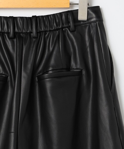 NOLLEY’S Sophi（ノーリーズソフィ）の「《セットアップ対応》ウォッシャブルフェイクレザーハーフパンツ（その他パンツ・レディース・ブラック・38/36）」の7枚目の写真