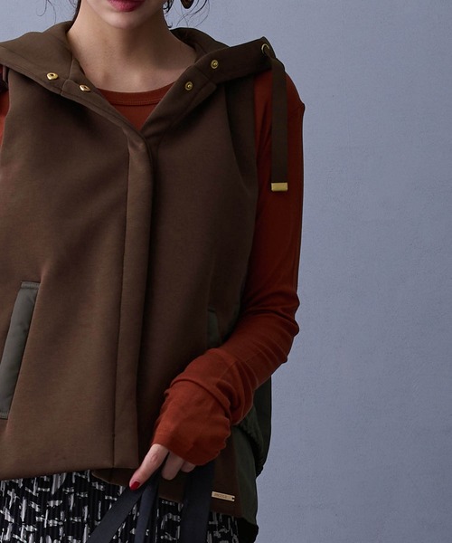 NICOLE white（ニコルホワイト）の「異素材使いのフードベスト（ベスト・レディース・オフホワイト/チャコール/ブラウン・FREE）」の7枚目の写真