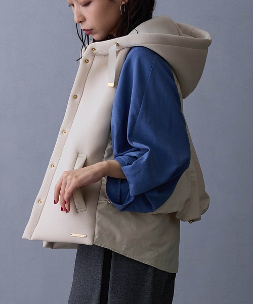 NICOLE white（ニコルホワイト）の「異素材使いのフードベスト（ベスト・レディース・オフホワイト/チャコール/ブラウン・FREE）」の13枚目の写真