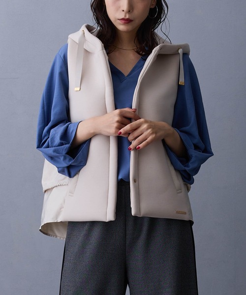 NICOLE white（ニコルホワイト）の「異素材使いのフードベスト（ベスト・レディース・オフホワイト/チャコール/ブラウン・FREE）」の14枚目の写真